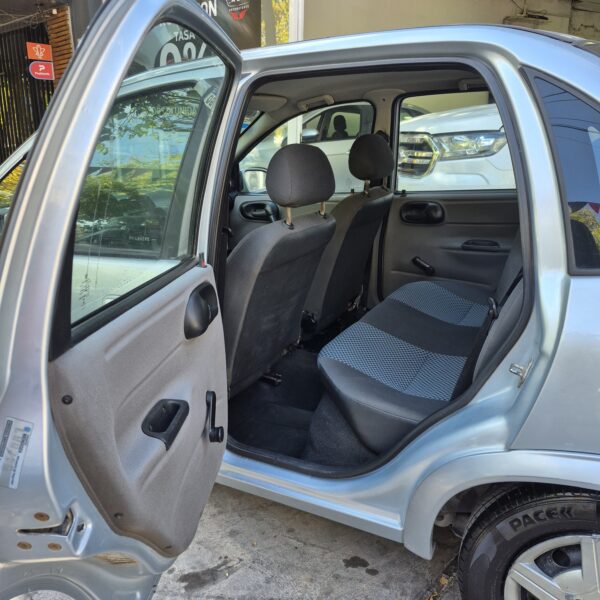 Chevrolet Corsa Classic 1.6 4P 2012