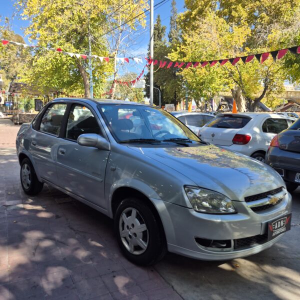 Chevrolet Corsa Classic 1.6 4P 2012