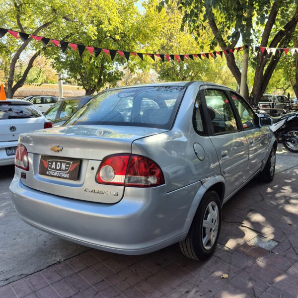 Chevrolet Corsa Classic 1.6 4P 2012