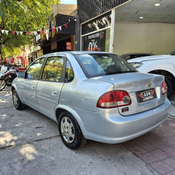 Chevrolet Corsa Classic 1.6 4P 2012