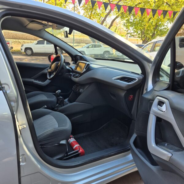 Peugeot 208 1.5 Allure NAV 2017