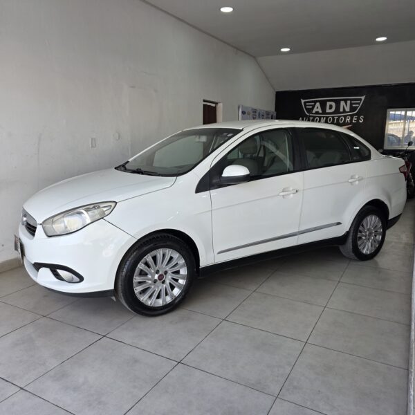 Fiat Grand Siena 1.6 Essence 2013