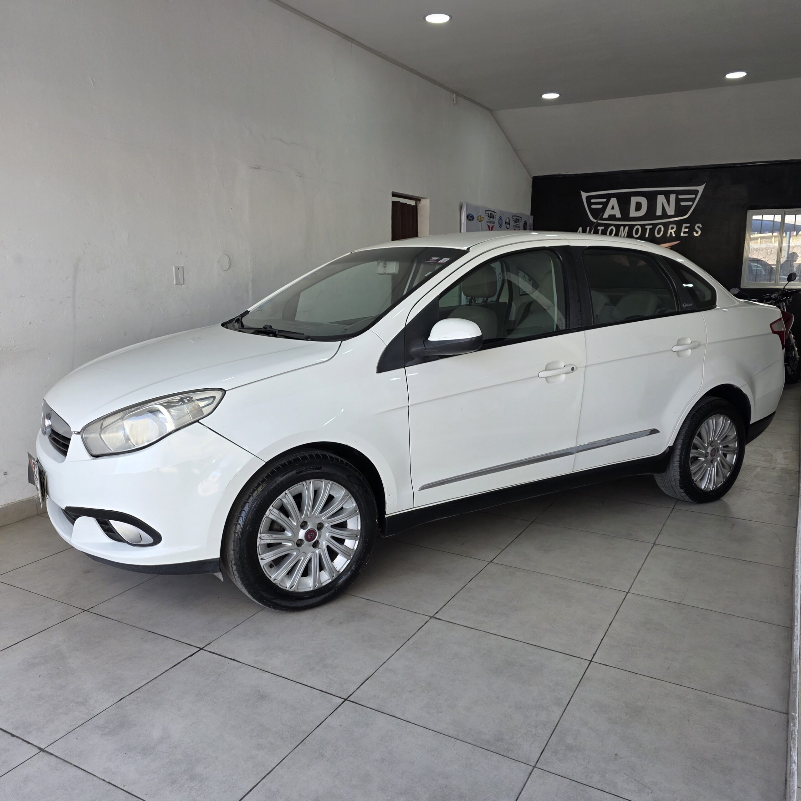 Fiat Grand Siena 1.6 Essence 2013