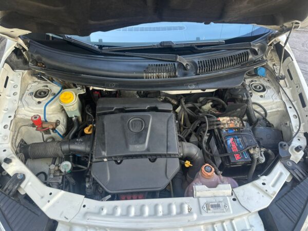 3c2fc4be-2827-4089-a9f4-2170bcffd936 Fiat Grand Siena 1.6 Essence 2013