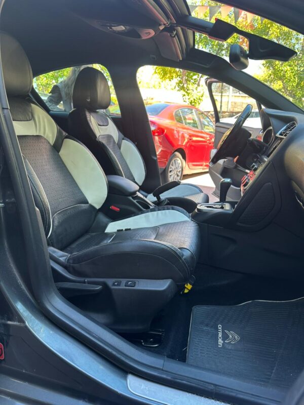 Citroën DS4 1.6t 2013