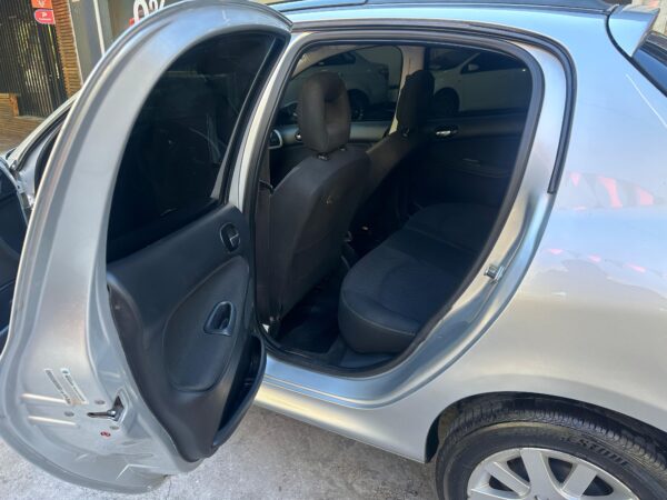 Peugeot 207 Compact 1.4 HDi XT Feline 2013