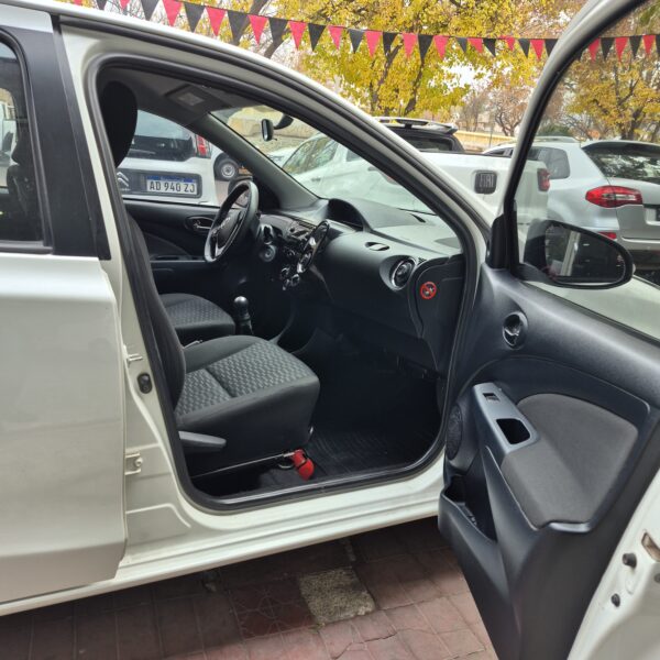 Toyota Etios XLS 1.5 2016