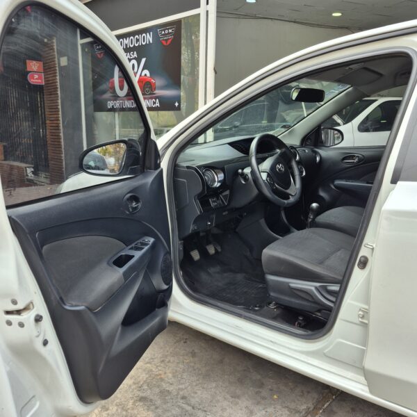 Toyota Etios XLS 1.5 2016
