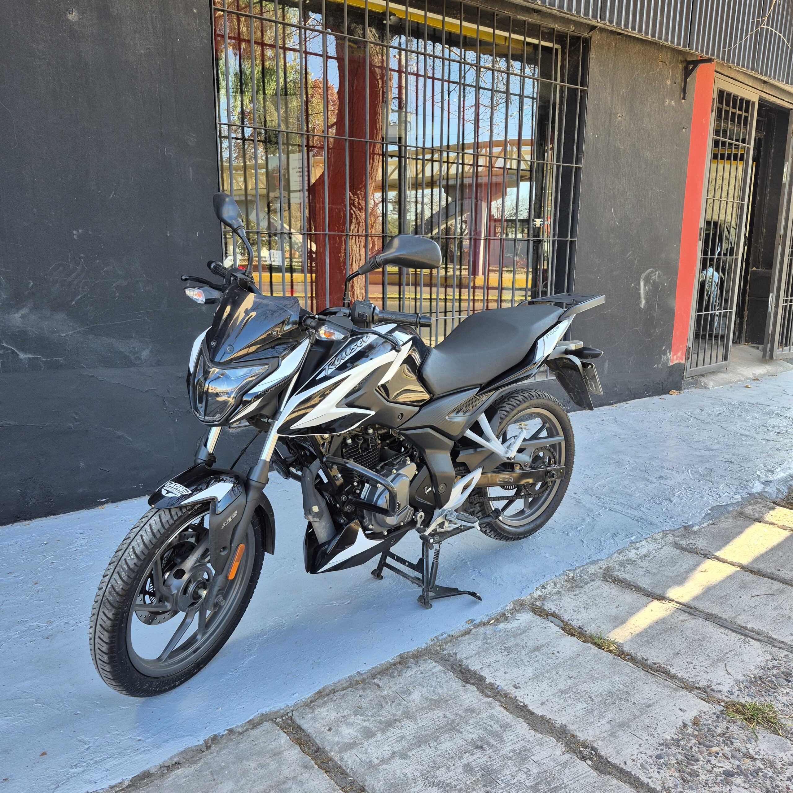 Bajaj Rouser P150 2025