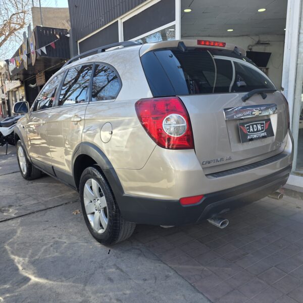 Chevrolet Captiva LS 2.4 M/T