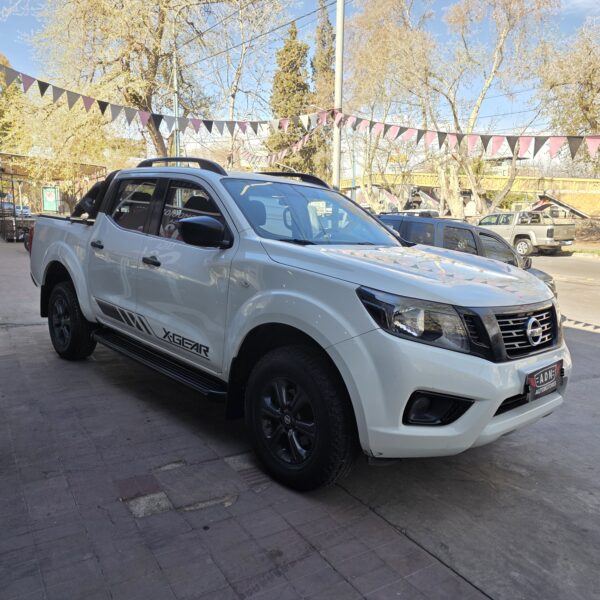 Nissan Frontier CD X-GEAR 2.3 D 4X2 AT