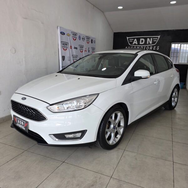 Ford focus  5P 2.0L N AT SE PLUS 2016