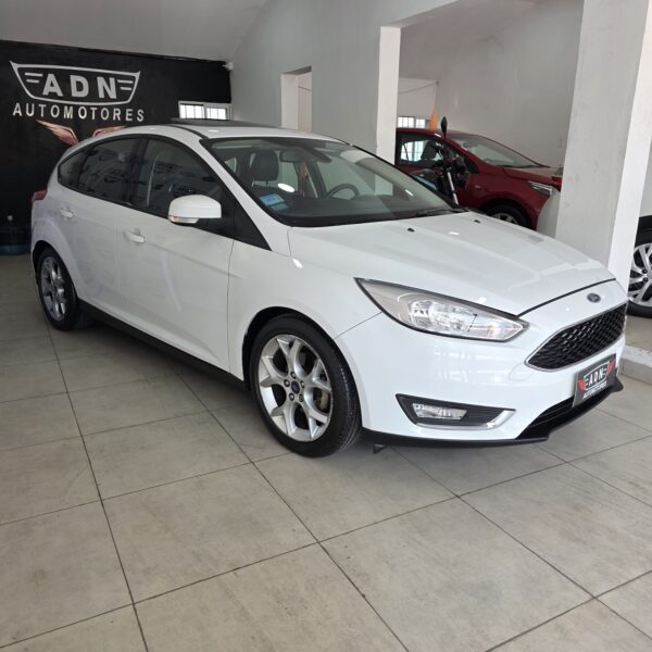Ford focus  5P 2.0L N AT SE PLUS 2016