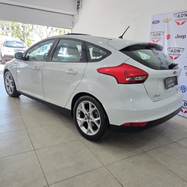 Ford focus  5P 2.0L N AT SE PLUS 2016