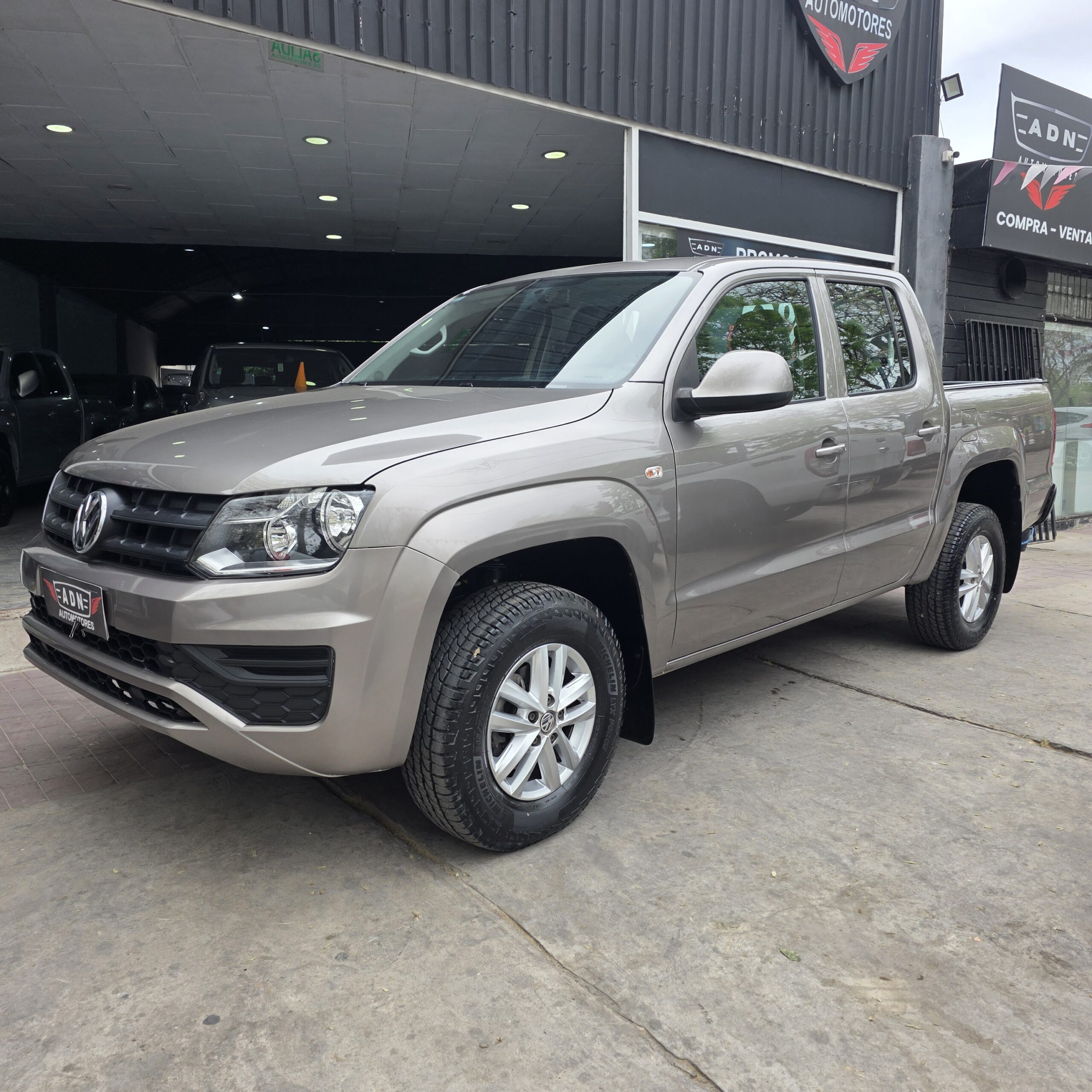 Volkswagen Amarok Trendline  4X2 2.0L TDI 140 CV 2022