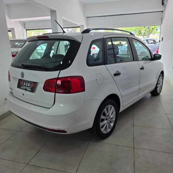 Volkswagen Suran 1.6L 5D Comfortline 2011
