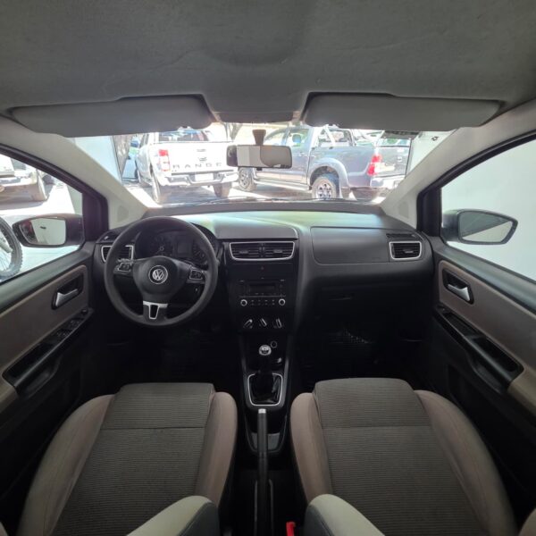 Volkswagen Suran 1.6L 5D Comfortline 2011