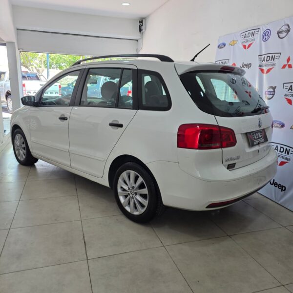 Volkswagen Suran 1.6L 5D Comfortline 2011
