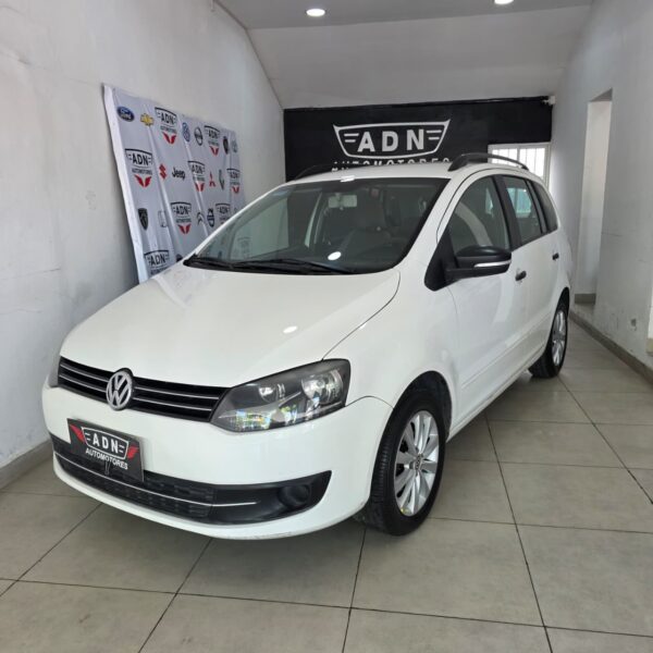Volkswagen Suran 1.6L 5D Comfortline 2011